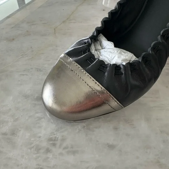 NIB TORY BURCH ABBEY 2 CAP TOE BALLET FLAT SHOES BLACK/ANTHRACITE LEATHER 8 - Picture 2 of 9